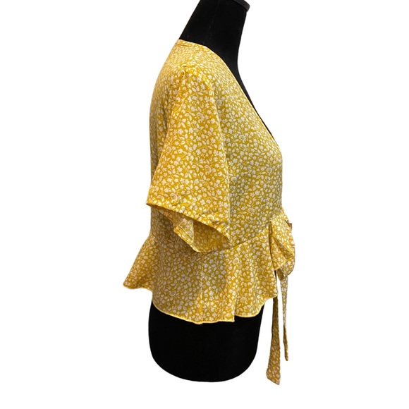 🌟3 FOR $15🌟 SHEIN Yellow Tie Front Ruffle Hem Top - Women’s Size Large (8/10) - Picture 7 of 9